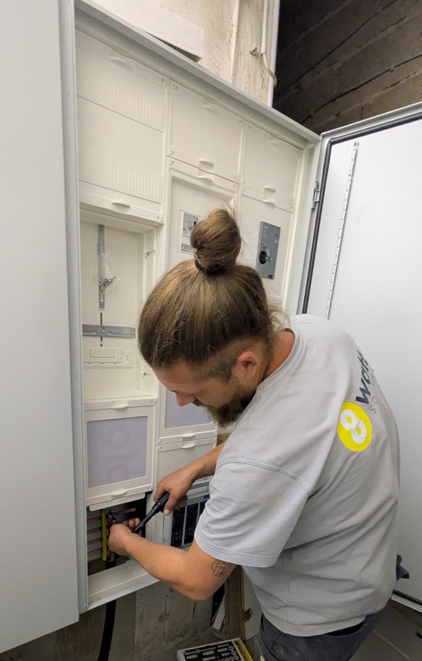 Montage eines neuen Zählerschrankes